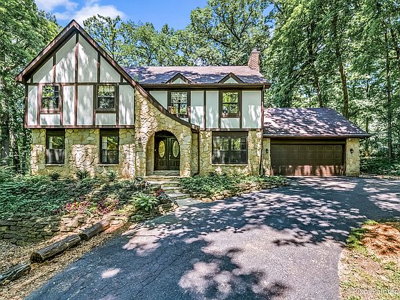2nd image of 43W664 Tall Oaks Trl