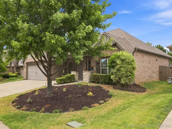 2605 W 111th Pl S, Jenks, OK 74037