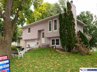 4753 Schroeder Dr, Omaha, NE 68157