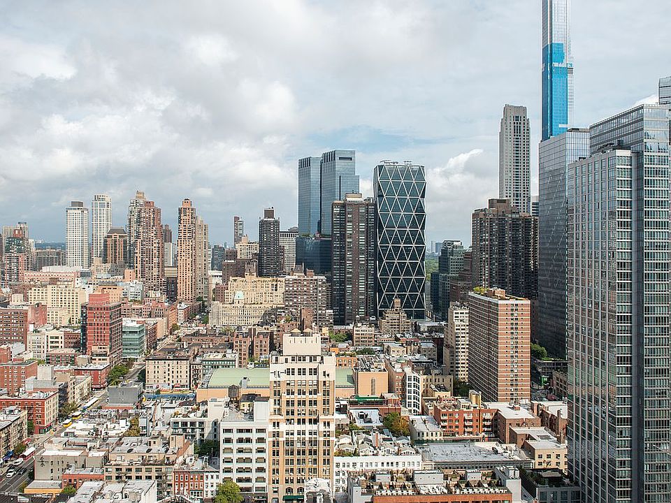 1st image of 350 W 50th St #Ph3d