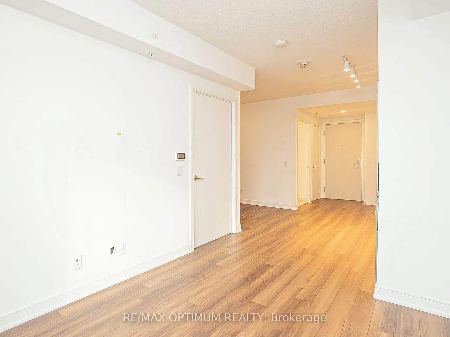 2 bed, $2,350 — Photo 4
