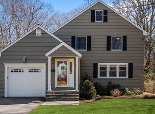 88 Robinwood Ave, Needham, MA 02492