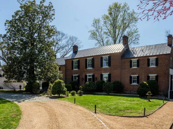 40035 Hedgeland Ln, Waterford, VA 20197