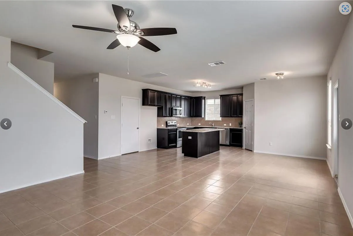 4 bed, 2114 sqft, $2,300 — Photo 4