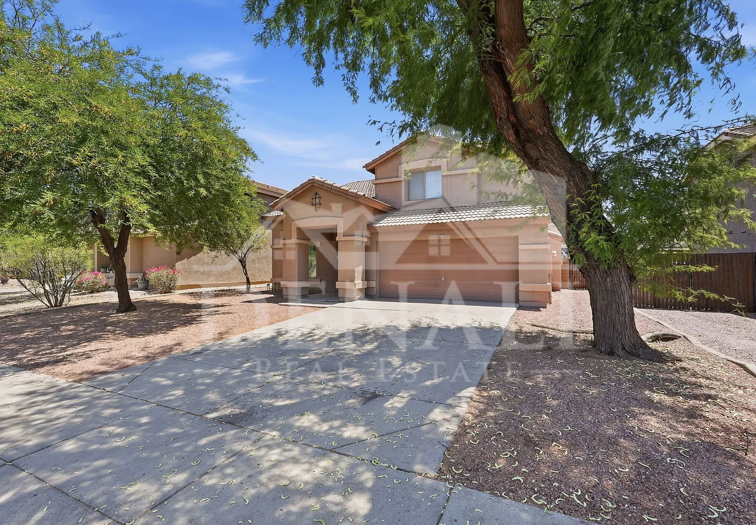 3 bed, 2.5 bath, 1978 sqft, $2,050 — Photo 2