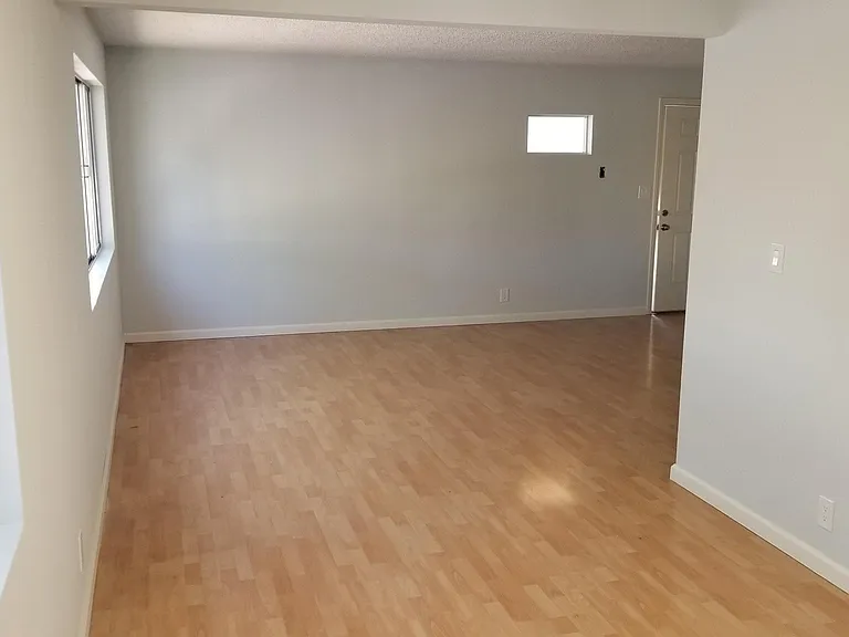 569 E Orange Grove Ave #B — Photo 4