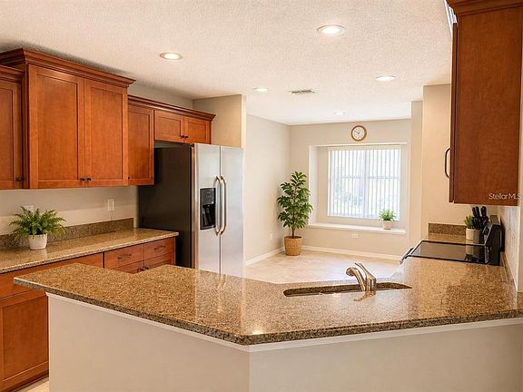 4th image of 822 MCCALLISTER AVENUE #822