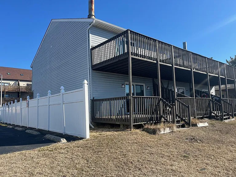 137 Jamestown Rd #C — Photo 24