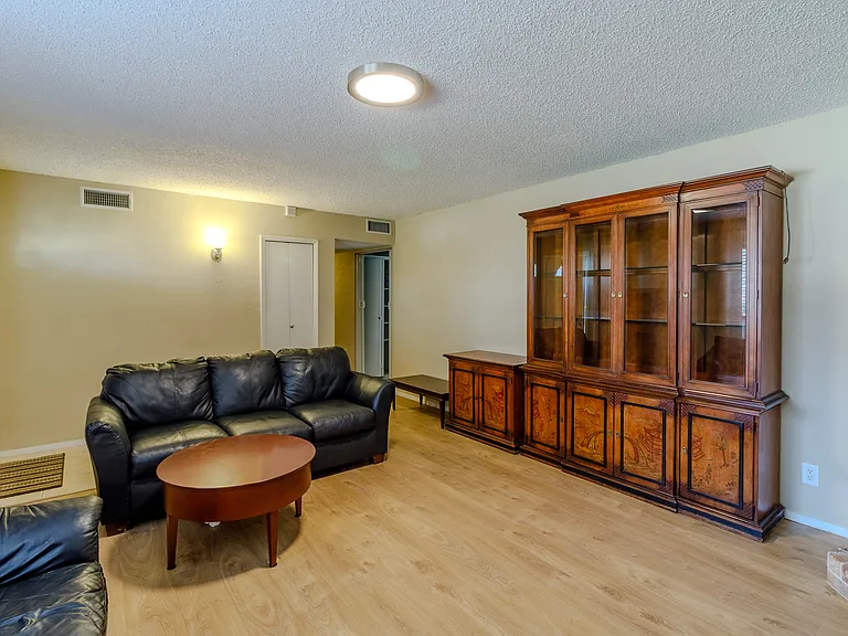 2614 Saint George Dr — Photo 17