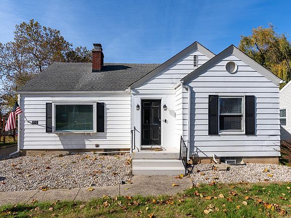 3rd image of 153 Carmen Ave