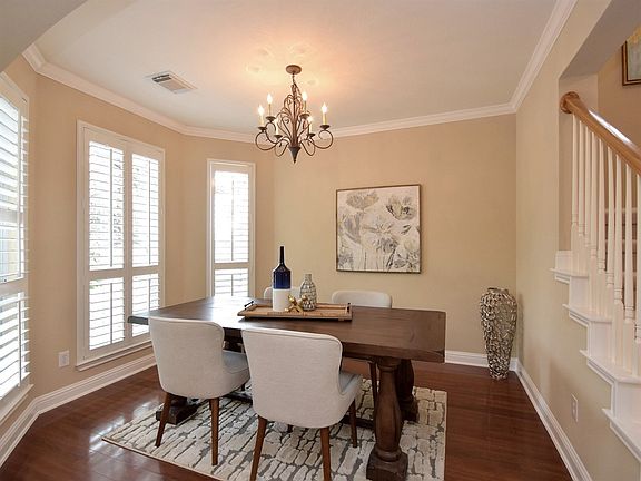 5th image of 601 Twelve Oaks Ln