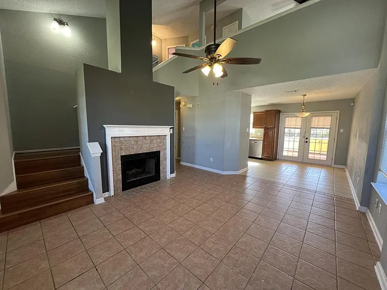 2302 Tracey Ann Ln — Photo 7
