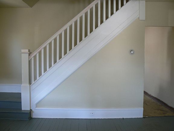 3rd image of 539 W Oak St