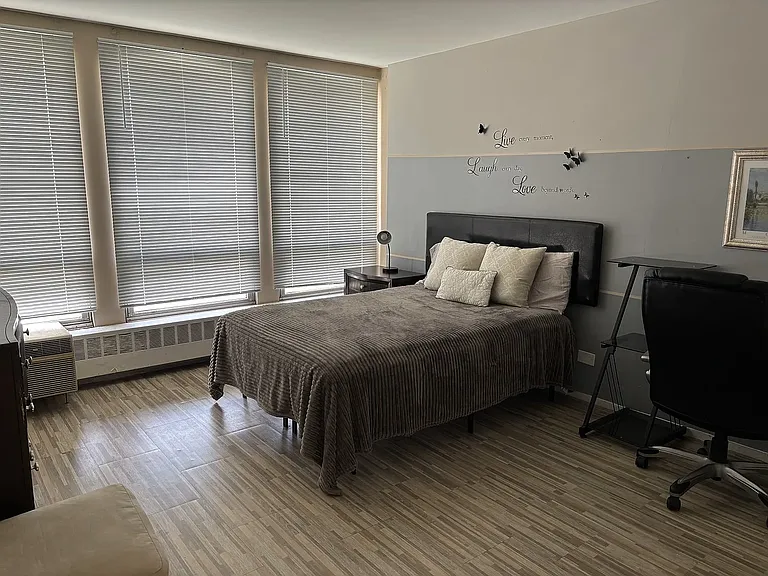 1450 E 55th Pl #927S — Photo 4