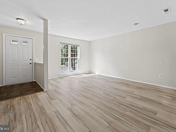 5th image of 7656 Stana Ct