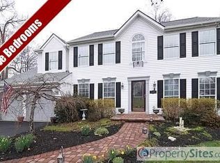 1421 Long Pond Dr, Warrington, PA 18976