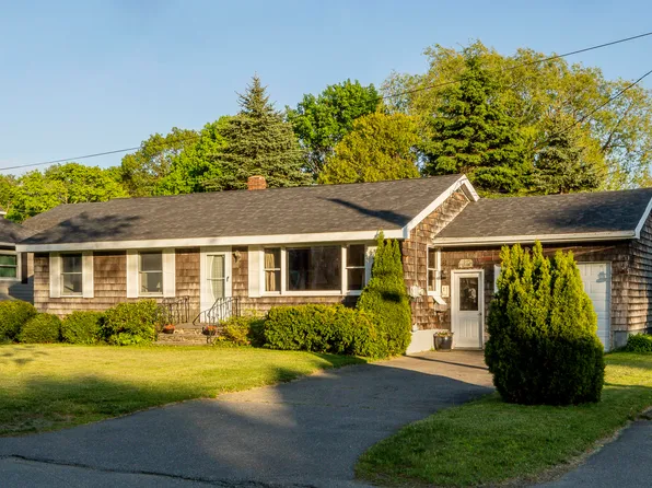 35 Crescent Street, Rockland, ME 04841