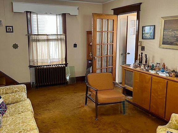 3rd image of 18 Curtis Ct