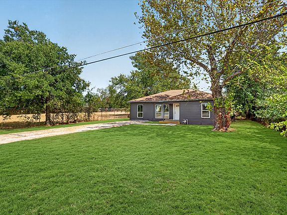 2nd image of 2622 Crystal Dr