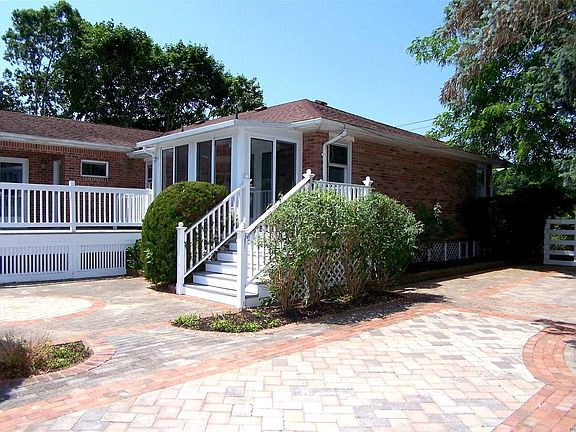 3rd image of 89 Bernstein Blvd