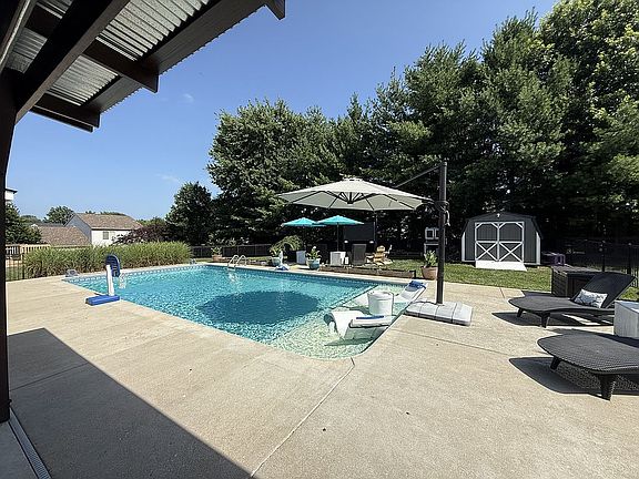 4th image of 6169 Fox Run Ln