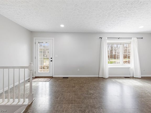 4th image of 26772 Skyline Dr