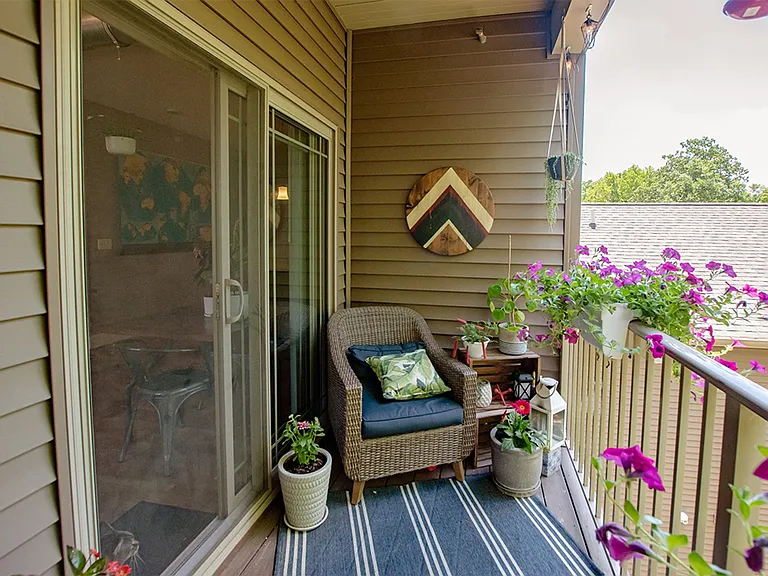 408 S Prairie St — Photo 12