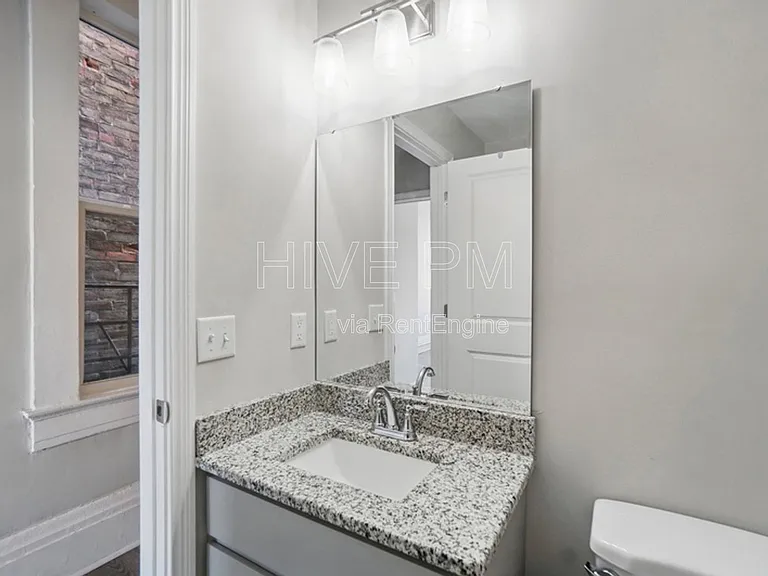 107 W Elder St #B — Photo 17