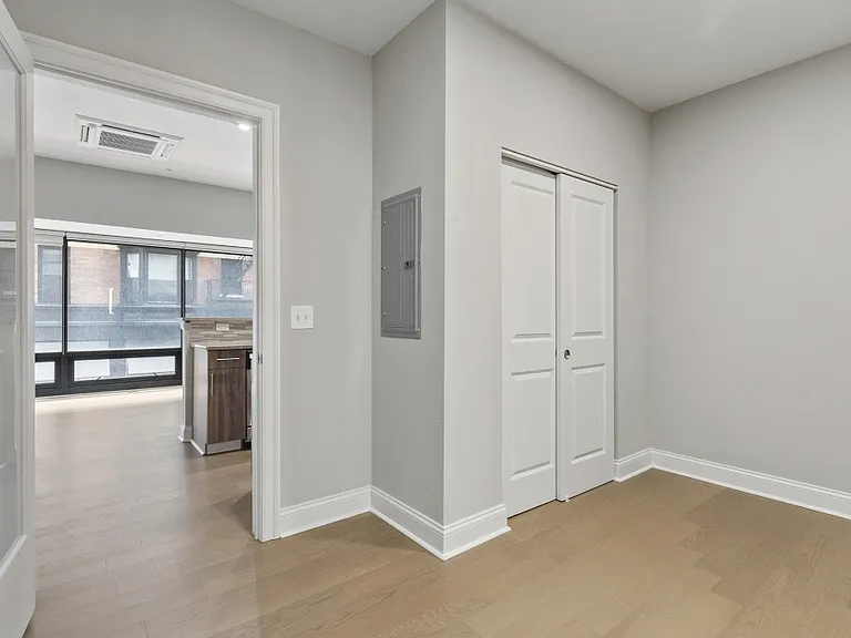 1300 Chestnut Street — Photo 15