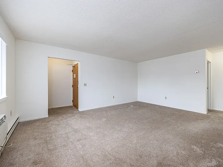 Clintwood Apartments — Photo 14
