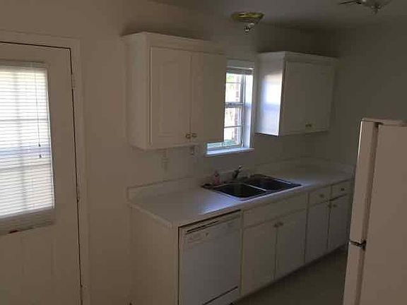5th image of 408 N Cherokee Ave APT 1