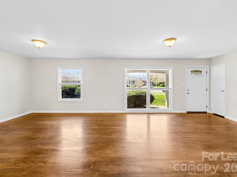 4033 Woodgreen Ter — Photo 6