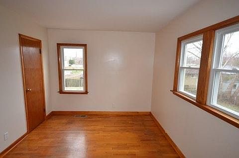 5th image of 626 Stevenson Ave