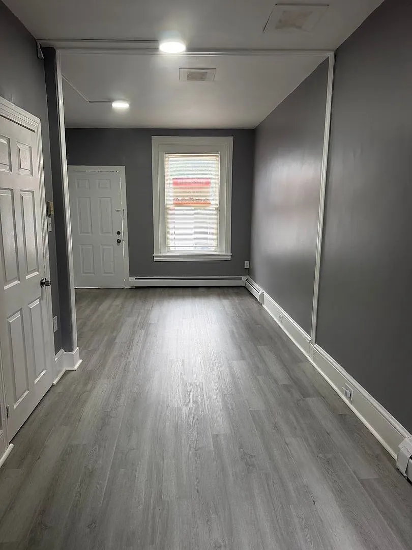 3 Bedroom House — Photo 3