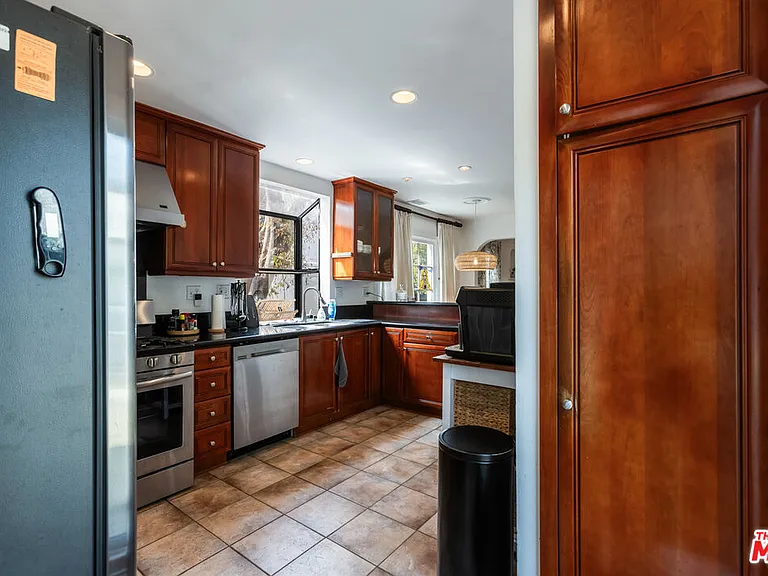 2310 Manning Ave — Photo 15