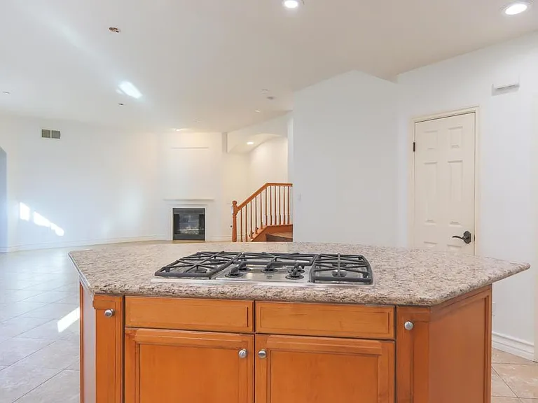 415 N Cedros N — Photo 36