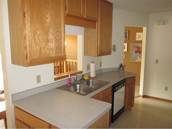 5th image of 14318 Empire Ave
