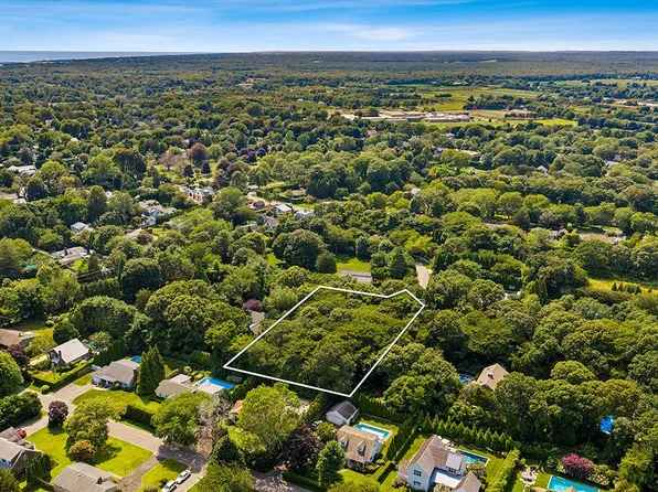 20 Hedge Row Ln, East Hampton, NY 11937