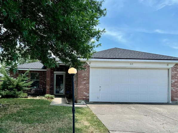 810 Wilmor Ct, Arlington, TX 76018