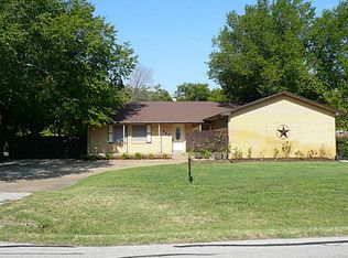 323 N Edna Ave, Lewisville, TX 75057