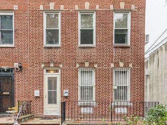 2nd image of 23-34 Crescent St #2