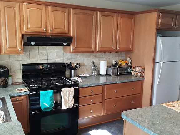 5th image of 10420 Pine St