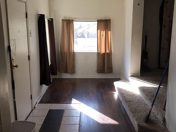 2nd image of 2927 Medina Ave