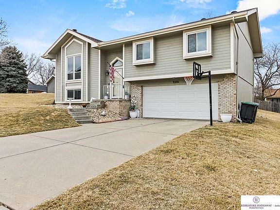 4th image of 15816 Louis Dr