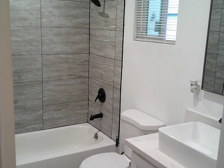 Bathroom 2.