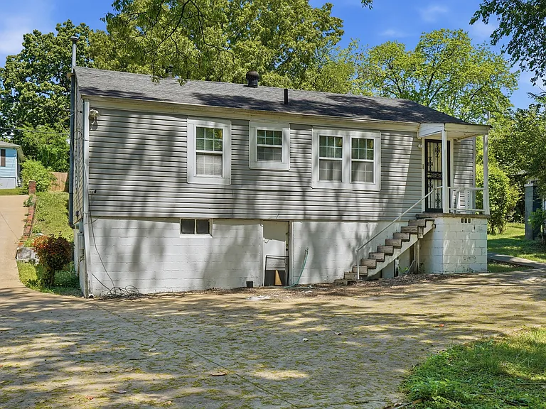 517 11th Ct W — Photo 25