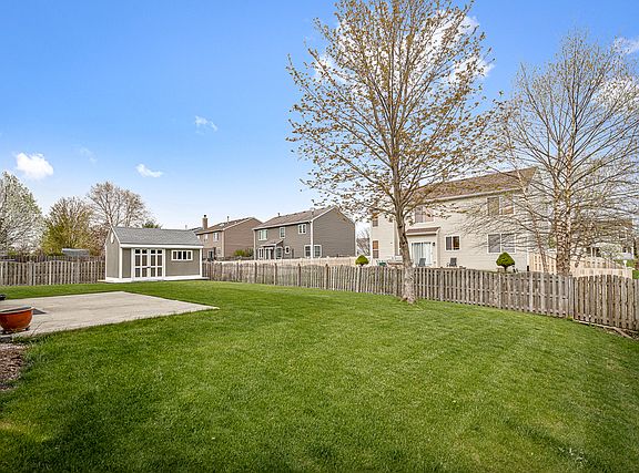 4th image of 9882 Bennington Dr