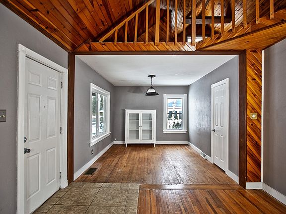 4th image of 134 Parker Ave