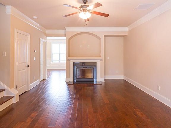 3rd image of 1030 Jardin Ct