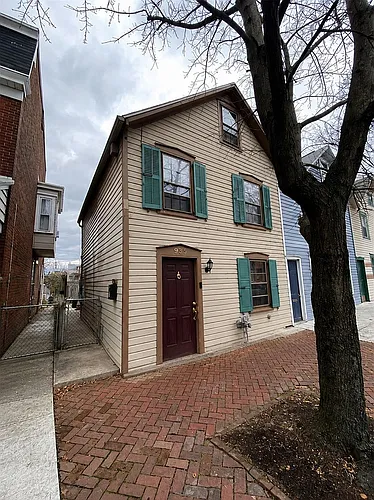 937 W Turner St Photo 1